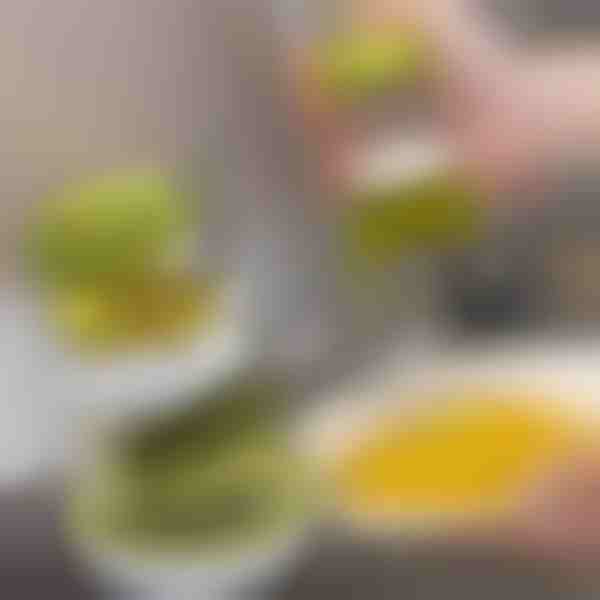 Четка за почистване с дозатор и стойка | BRUSKICA